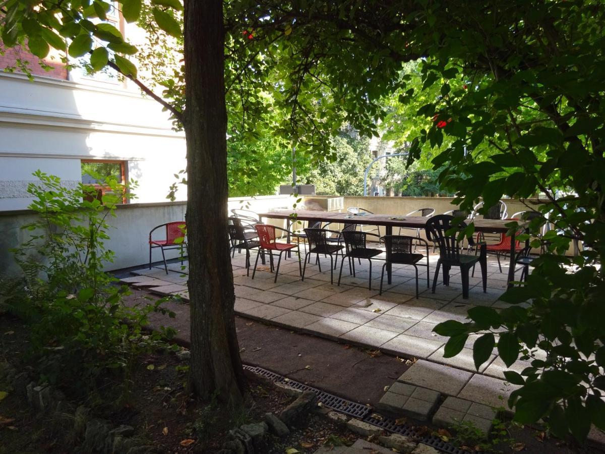 Hummel Hostel - Historische Stadtvilla Mit Garten Výmar Exteriér fotografie