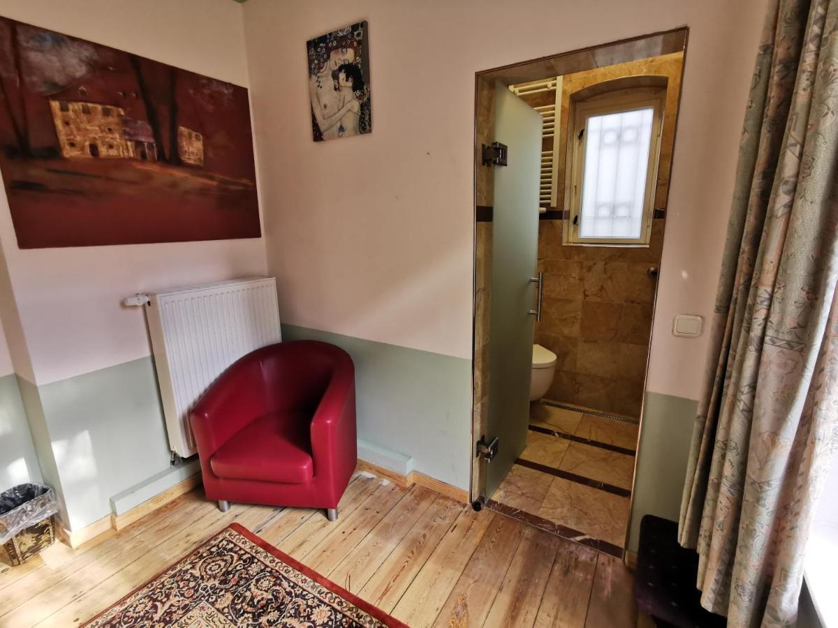 Hummel Hostel - Historische Stadtvilla Mit Garten Výmar Exteriér fotografie