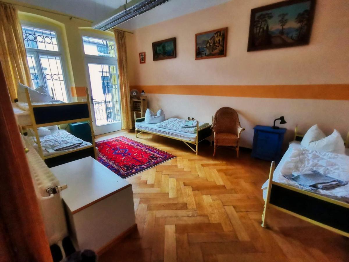 Hummel Hostel - Historische Stadtvilla Mit Garten Výmar Exteriér fotografie