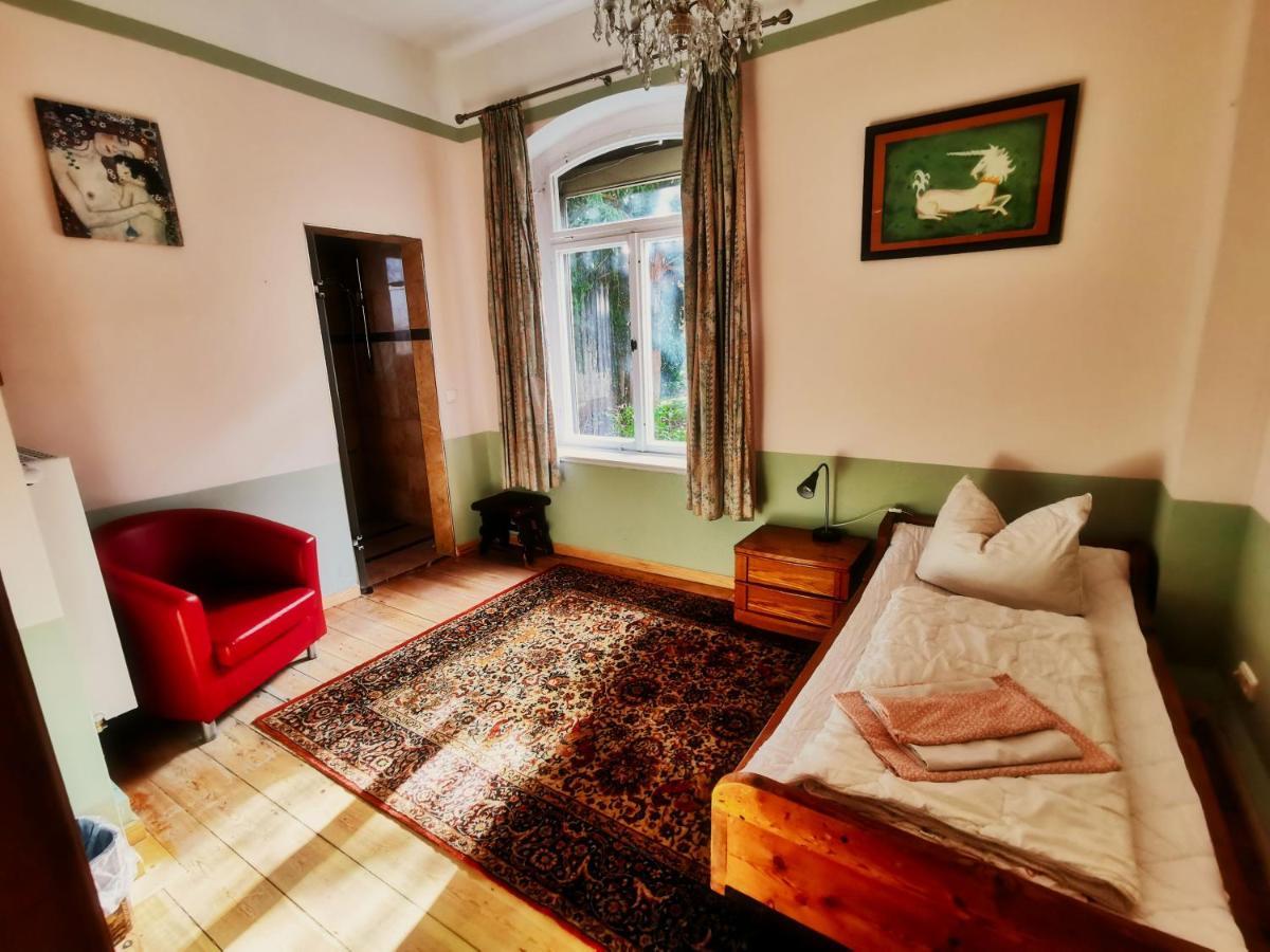 Hummel Hostel - Historische Stadtvilla Mit Garten Výmar Exteriér fotografie