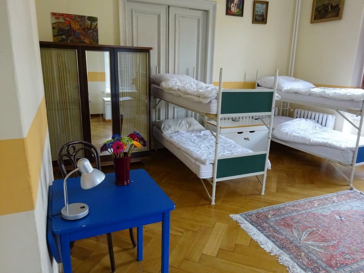 Hummel Hostel - Historische Stadtvilla Mit Garten Výmar Exteriér fotografie