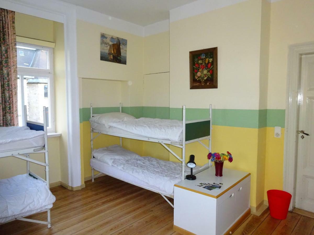 Hummel Hostel - Historische Stadtvilla Mit Garten Výmar Exteriér fotografie